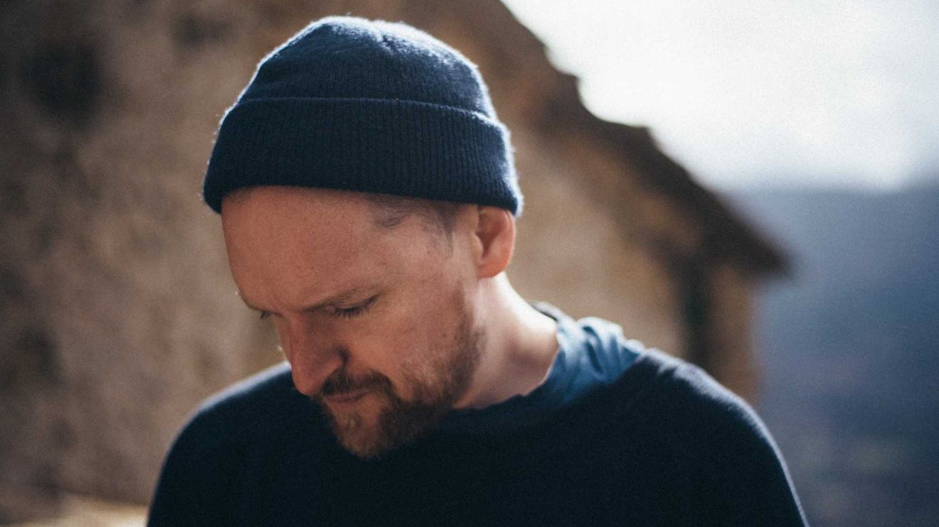 British producer and composer SOHN will perform at the Signal Afterparties presented by glo™.
