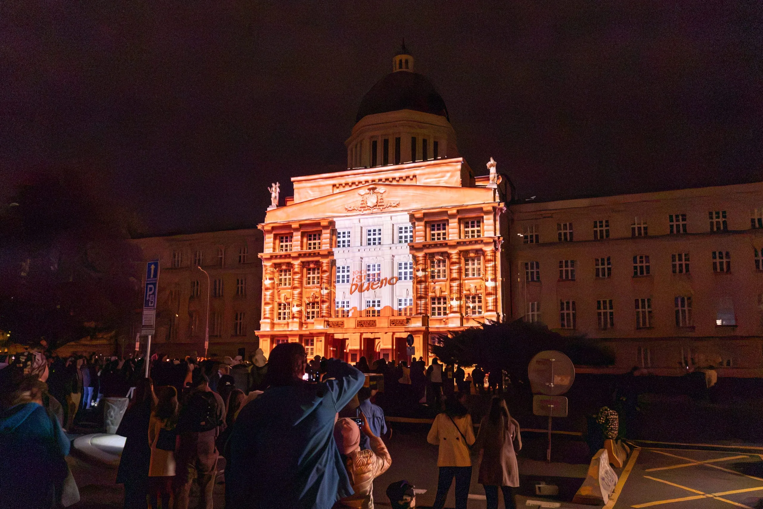 Kinder Bueno → videomapping na budově Arcibiskupského semináře